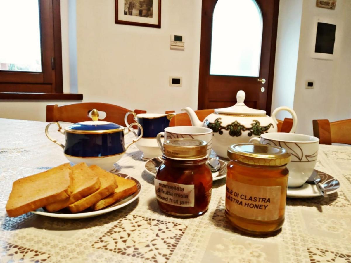 La Dolce Vita Clastra Luaran gambar